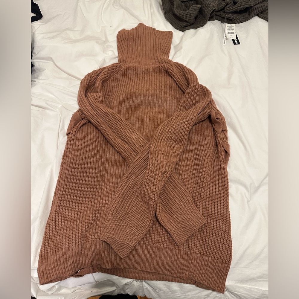 Tobi turtle neck - size large